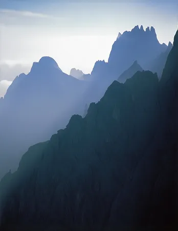 The sea that quietly forgets our names